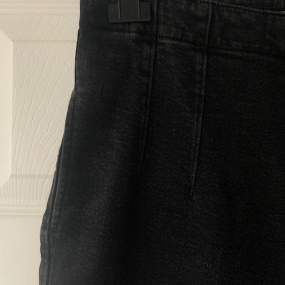 Levi's High Waisted Taper Women's Jeans - Picture 4 of 7